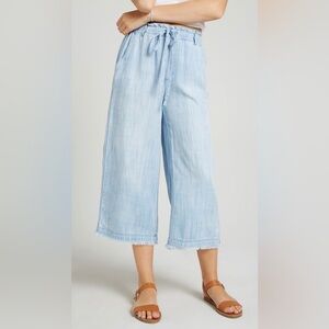 Bella Dahl Denim Wide-Leg Pull-On Cropped Pants With Frayed Hem - Size Medium